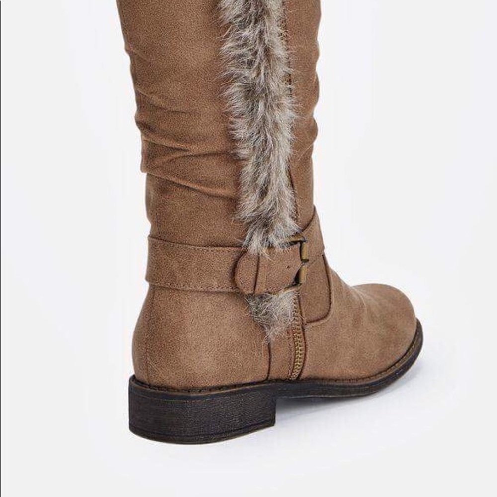 Boots - Picture 2 of 6